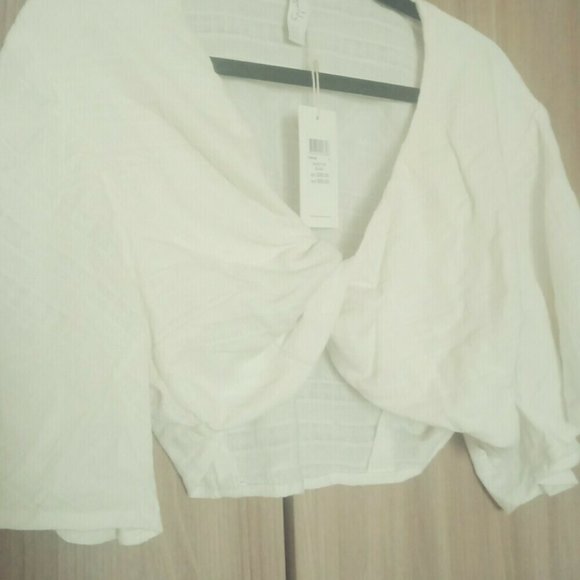 TIGERLILY Marsi Bell Sleeve Crop Top NWT RRP$99 - Picture 8 of 8